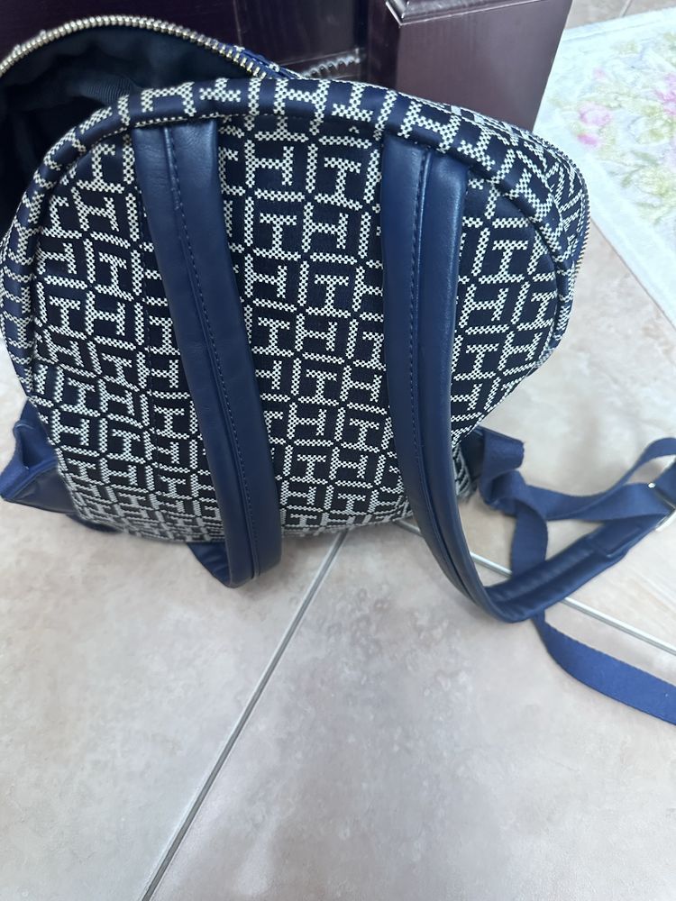 Рюкзак жіночій Tommi Hilfiger