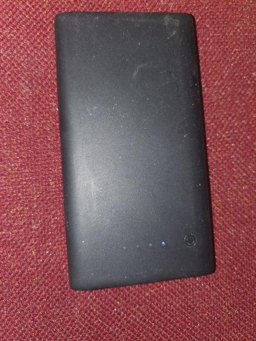 Продам повербанк в хорошем состоянии hx80s1