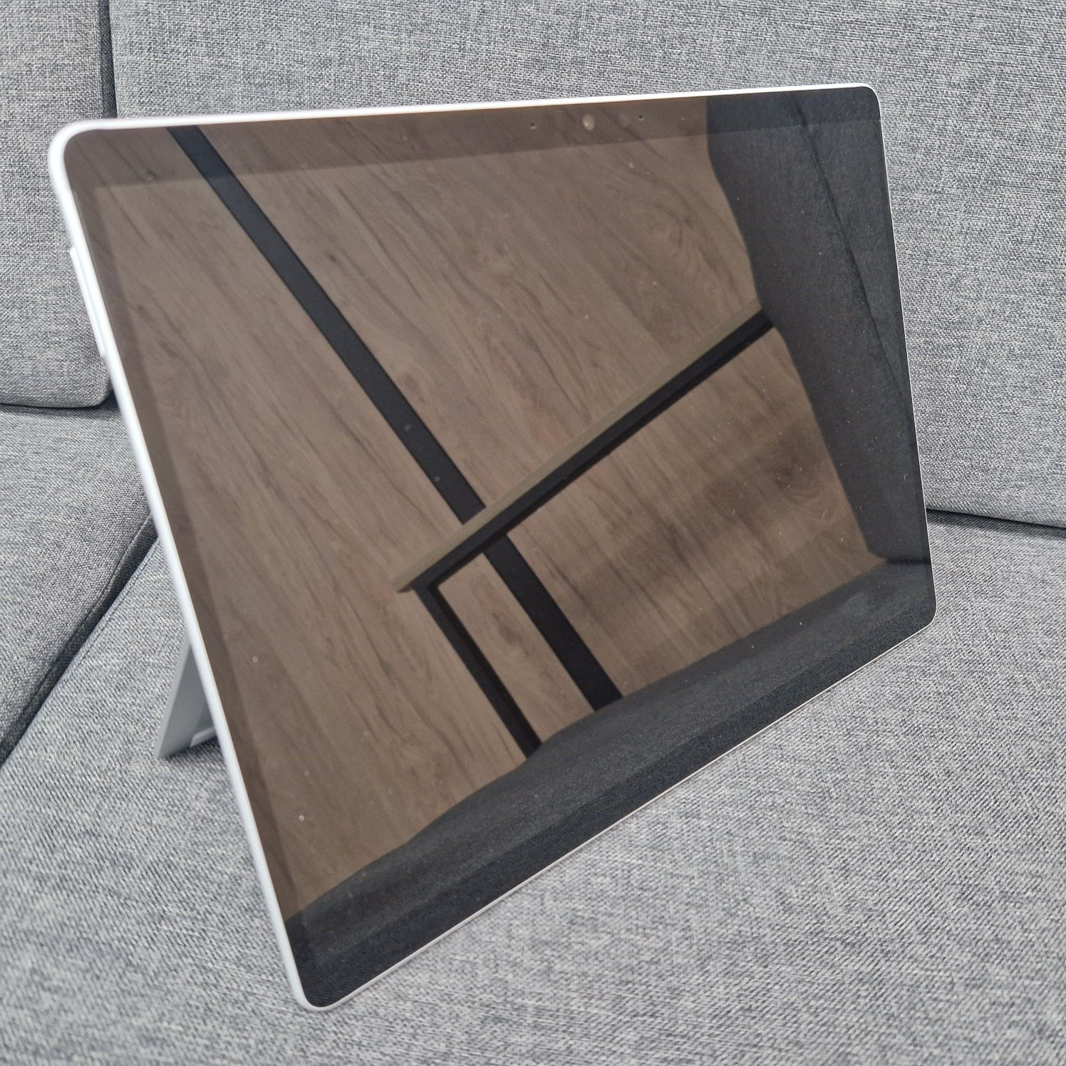 Продам Планшет-Ноутбук Microsoft Surface Pro 8 13" 2k/i5-1145g7/8gb