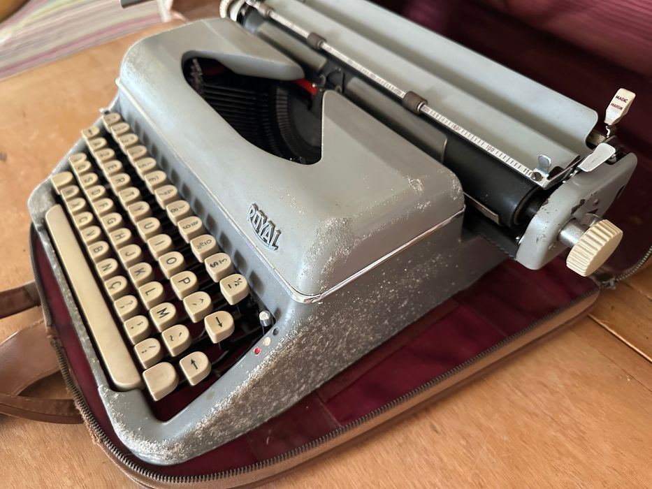 Máquina de escrever antiga