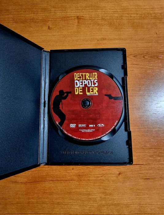 DESTRUIR DEPOIS DE LER (de Joel e Ethan Coen c/George Cloney/Brad Pitt
