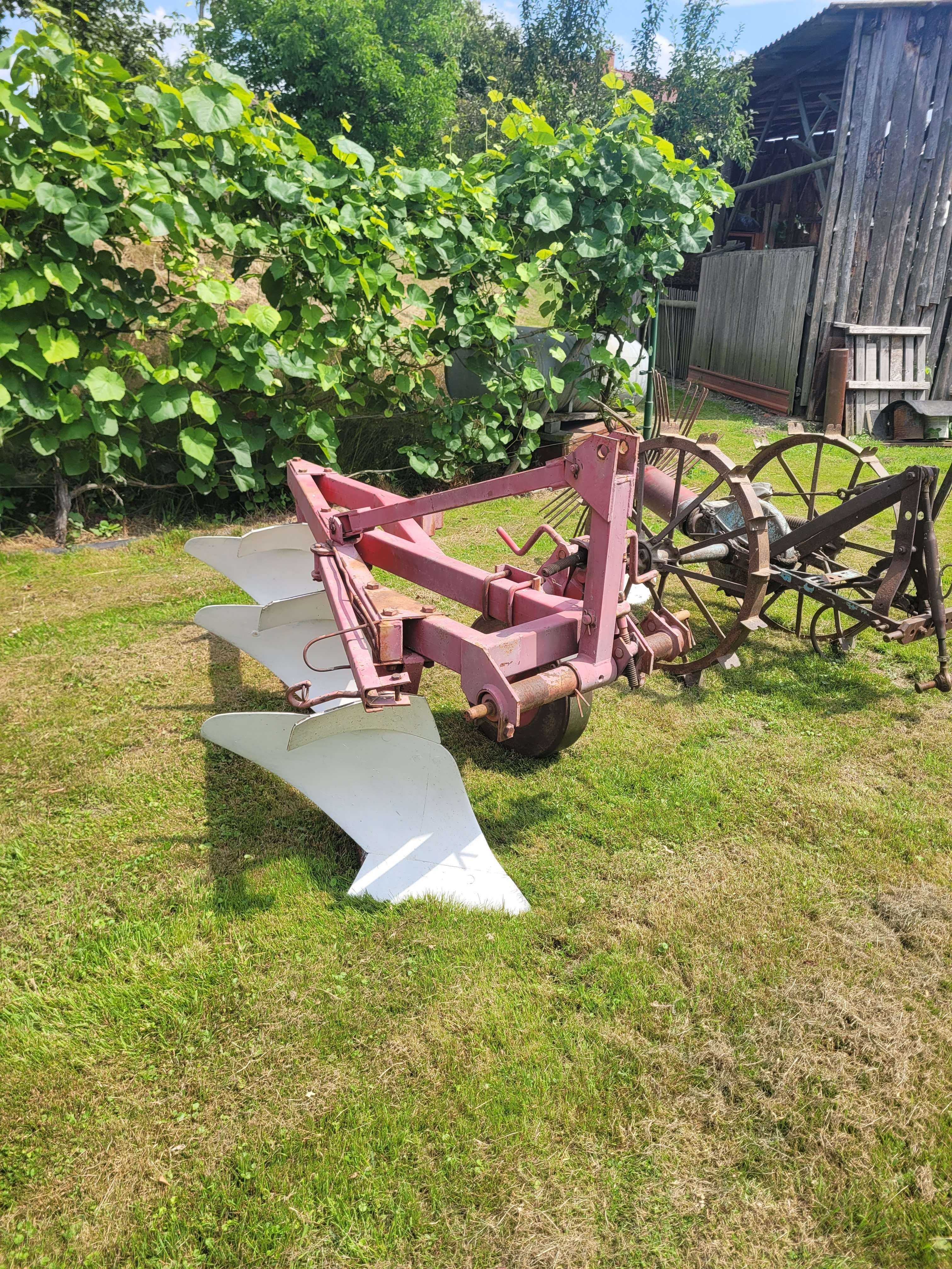 Pług  3   skibowy
