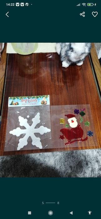 Срочно дешево много наклеек новогодних и шапка деда мороза