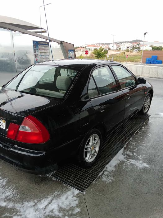 Carro mitshubishi