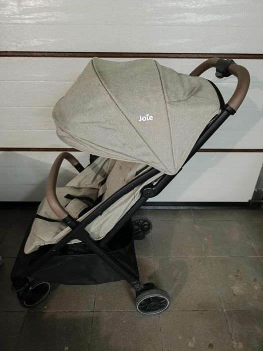 Joie pact pro lekki i kompaktowy wózek spacerowy
