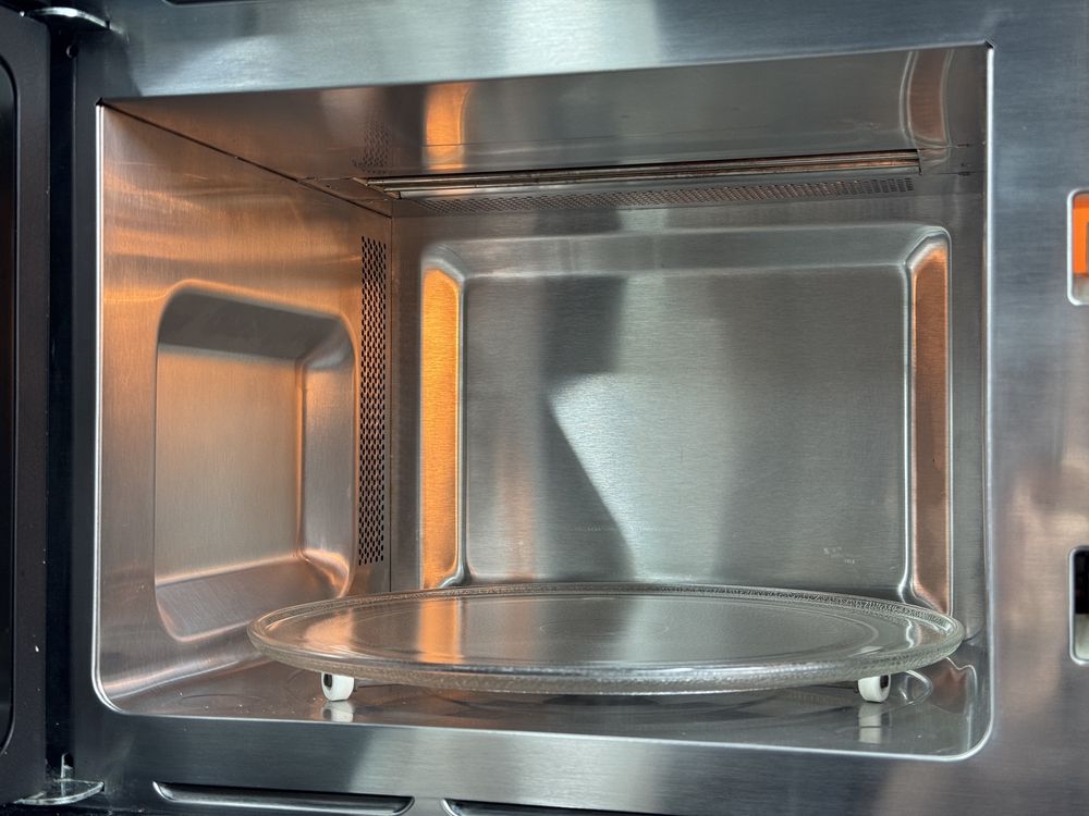 Мікрохвильова піч | Miele M 8161 | 17 л, 800 W, гриль