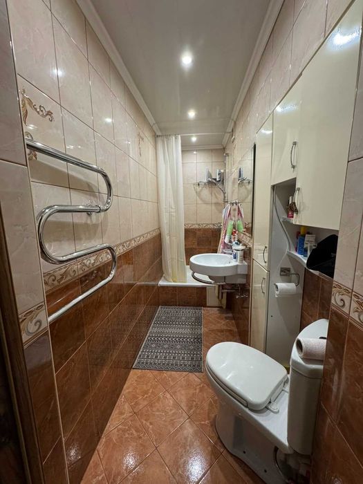 Продається особняк м.Бурштин.Вартий вашої уваги!