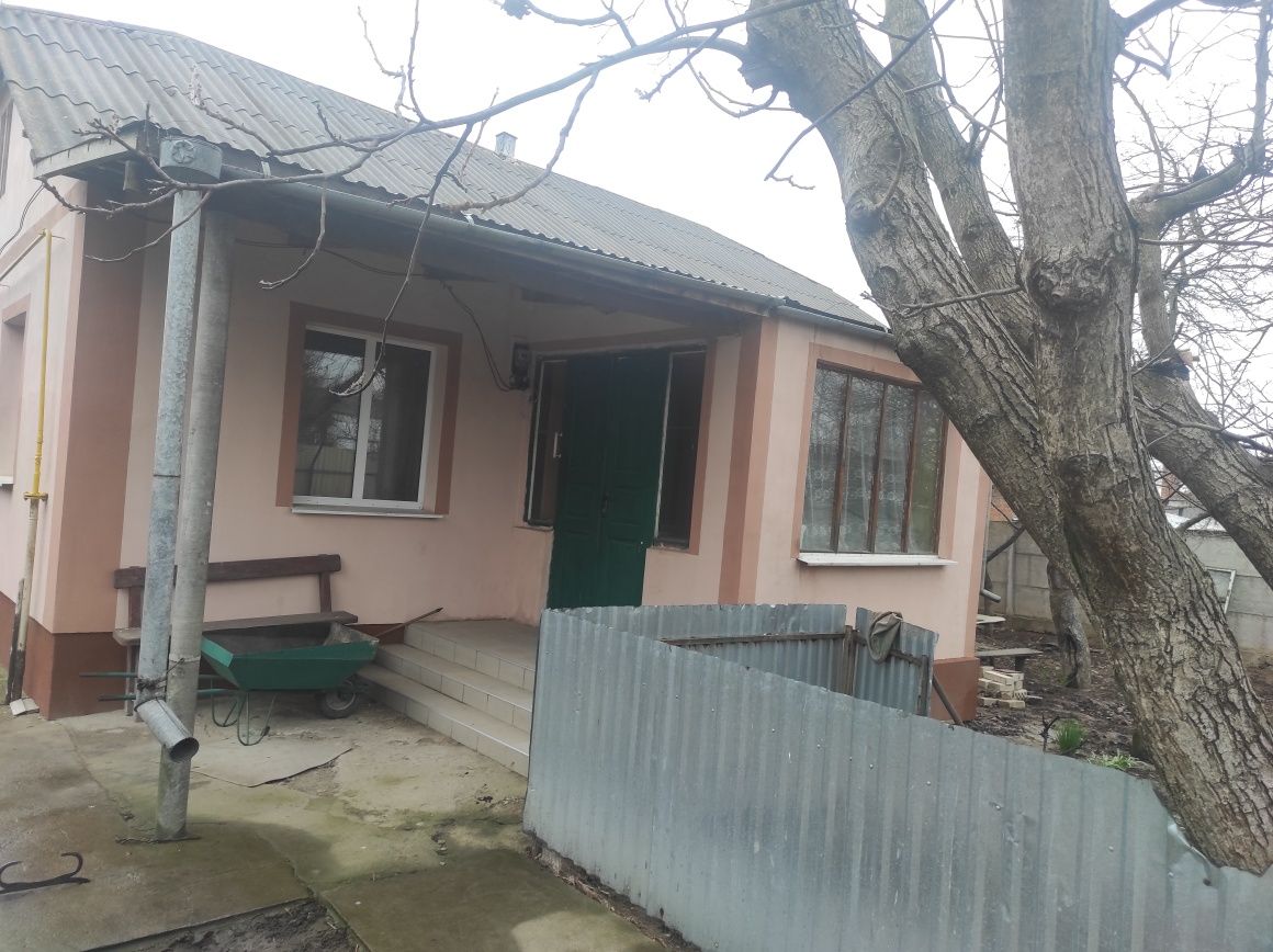 Продам хату з усіма зручностями