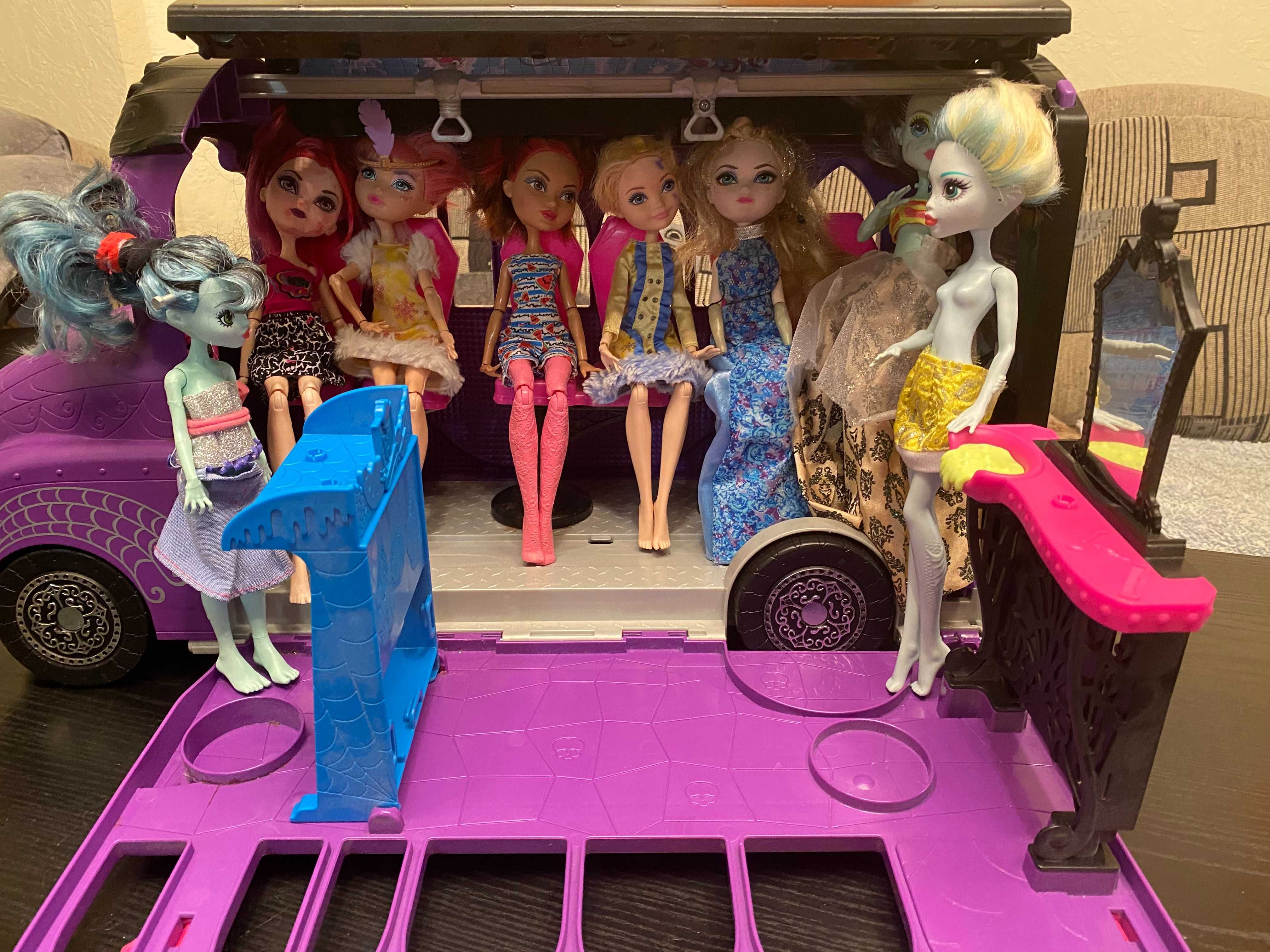 Игровой набор Школьный автобус салон Монстр Хай Monster High FCV63