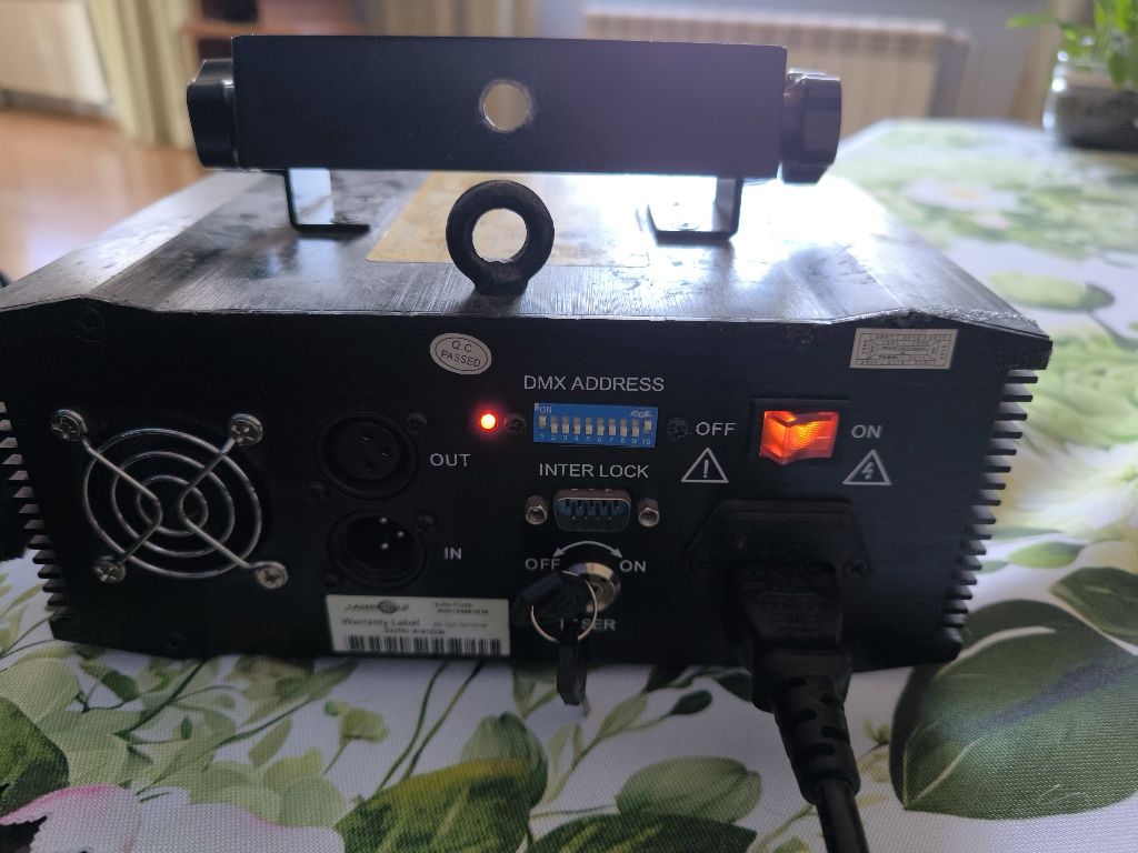 Laser tak ja na zdjęciu.