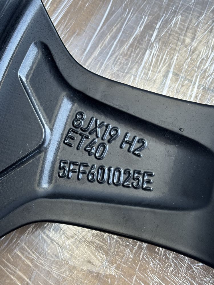 Felga pojedyncza Cupra Formentor 5FF601025E 8.0x19” et 40 5x112