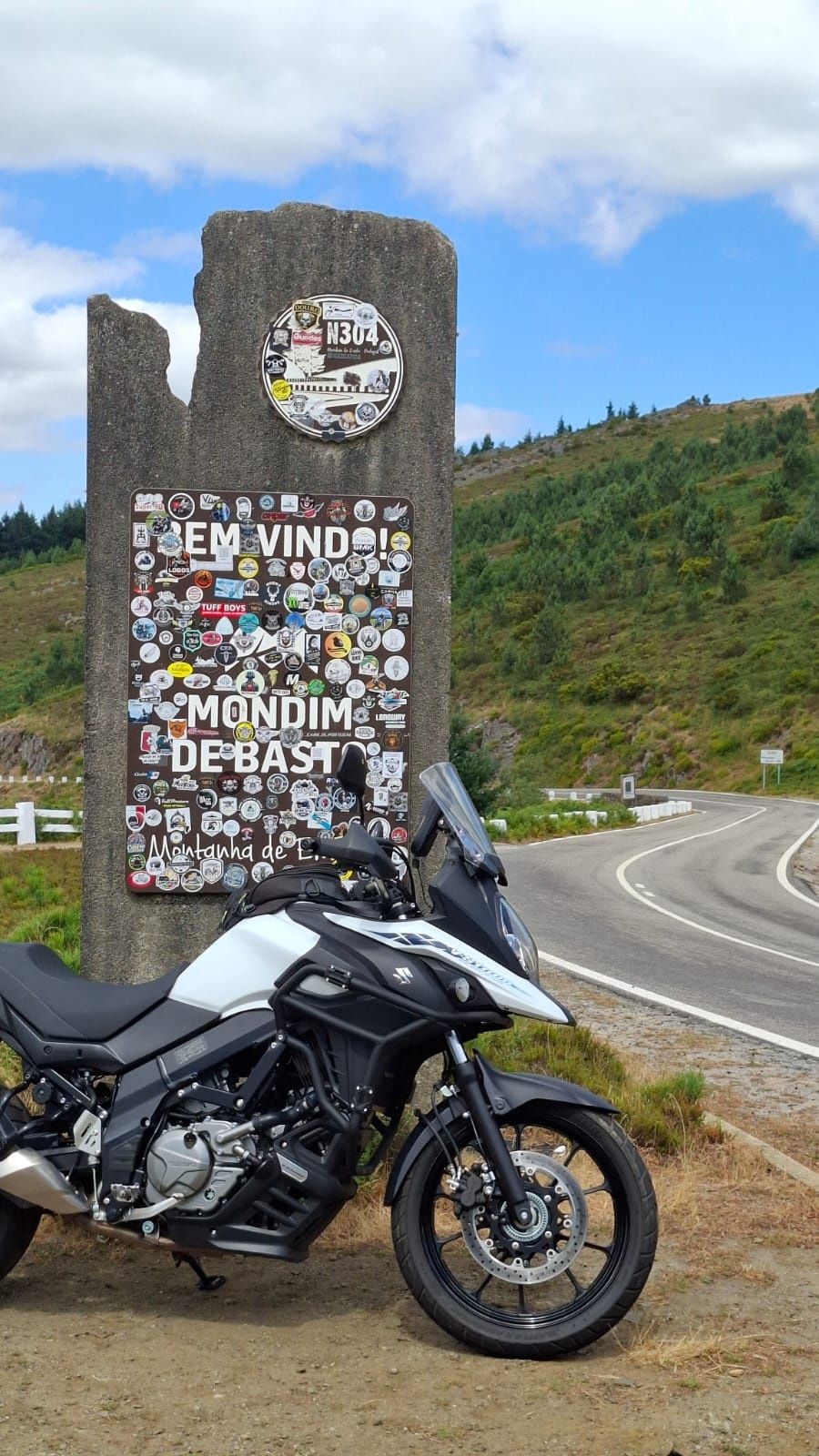 Suzuki vstrom 650 c/ caixa e extras