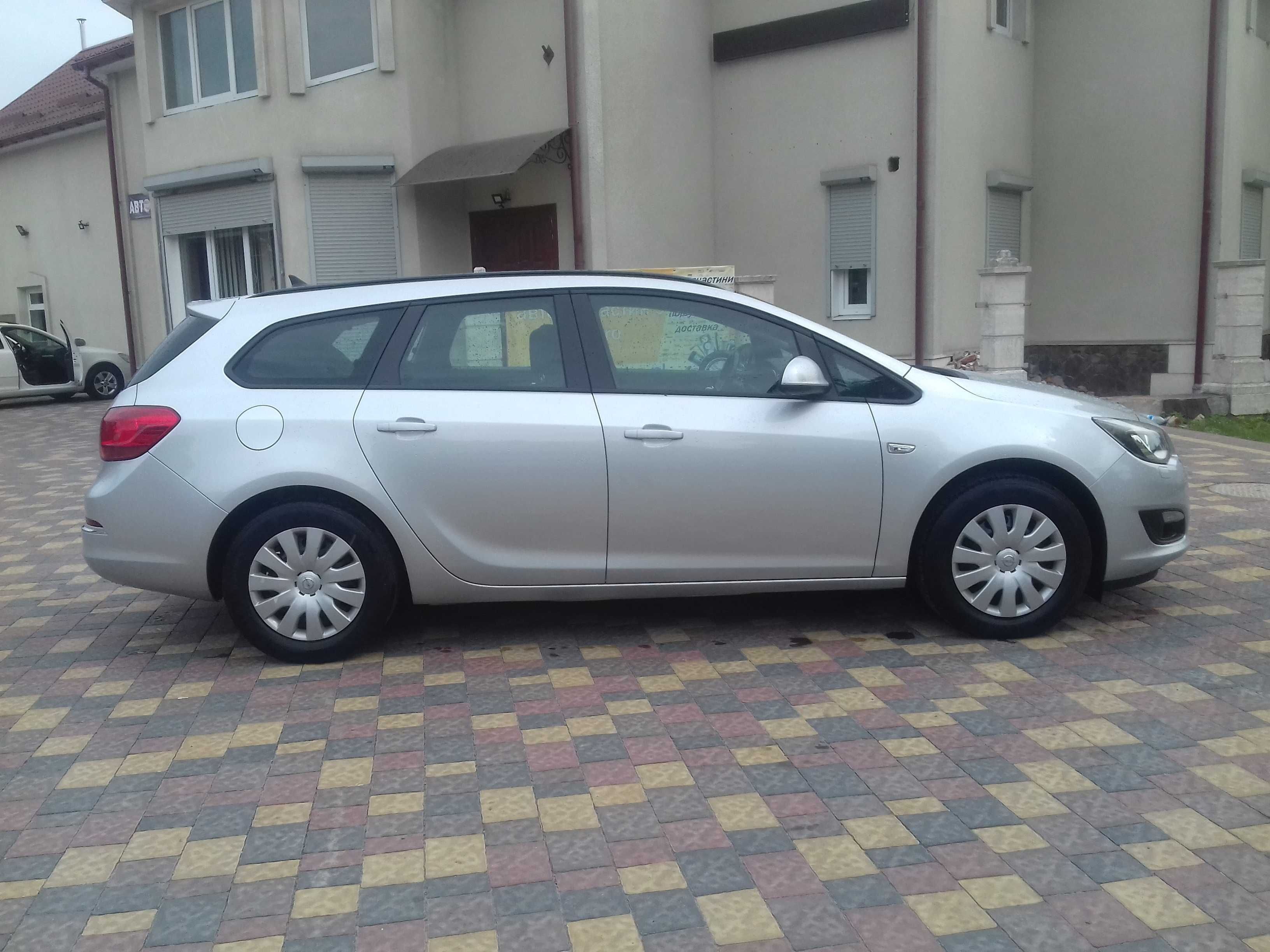 Opel Astra Tourer 2.0 CDTI 2014