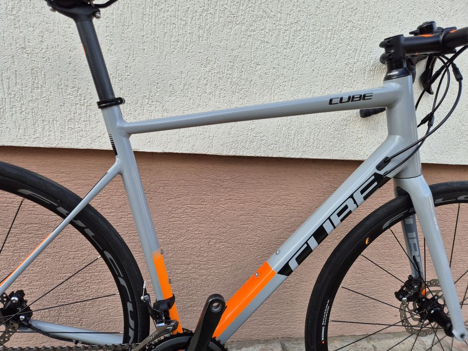 Rower szosowy Cube Attain Race disc, hydraulika, Shimano Tiagra