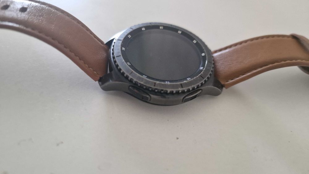 Relógio Samsung Gear S3 Frontier - Preto e Castanho