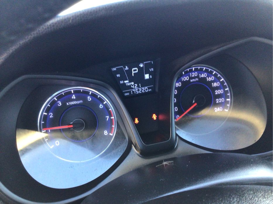 Хюндай ІХ20 - Hyundai IX 20 1.6 автомат кпп