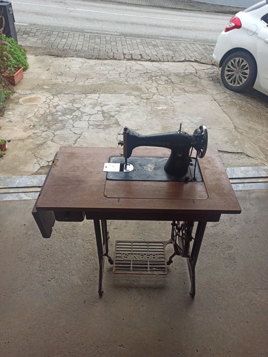 Máquina de costura Singer