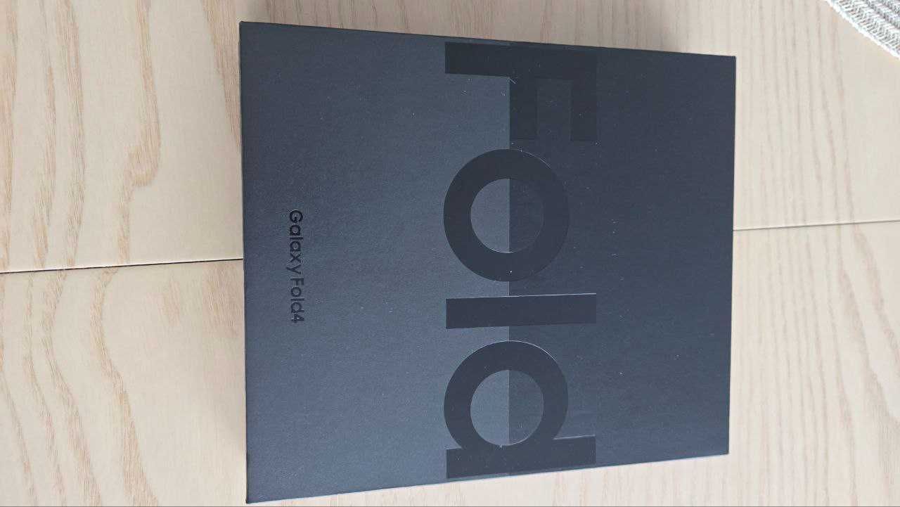 Продам офіційний Samsung Galaxy Fold 4