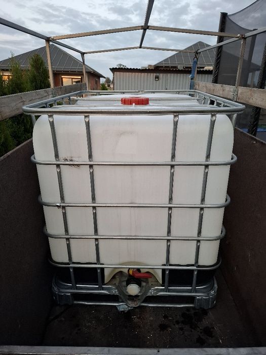 Mauzer 1000l. Możliwy dowóz. Plastikowa/metalowa metalowa !!