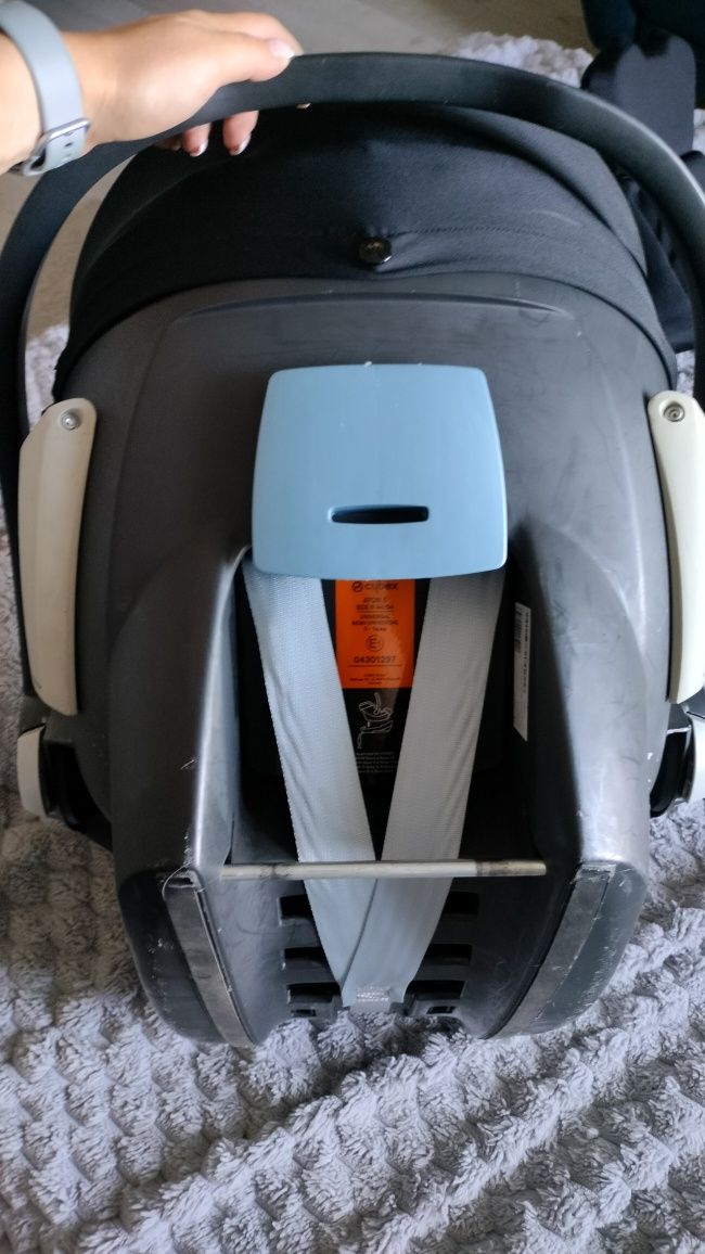 Cybex Aton 5 + baza