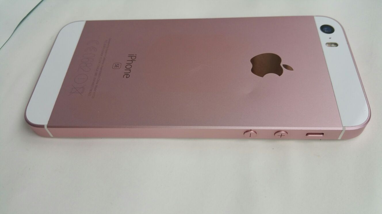 iPhone SE rose gold