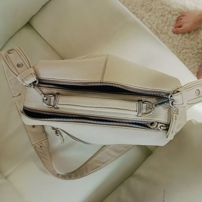 Кожаная сумка цвета шампанского