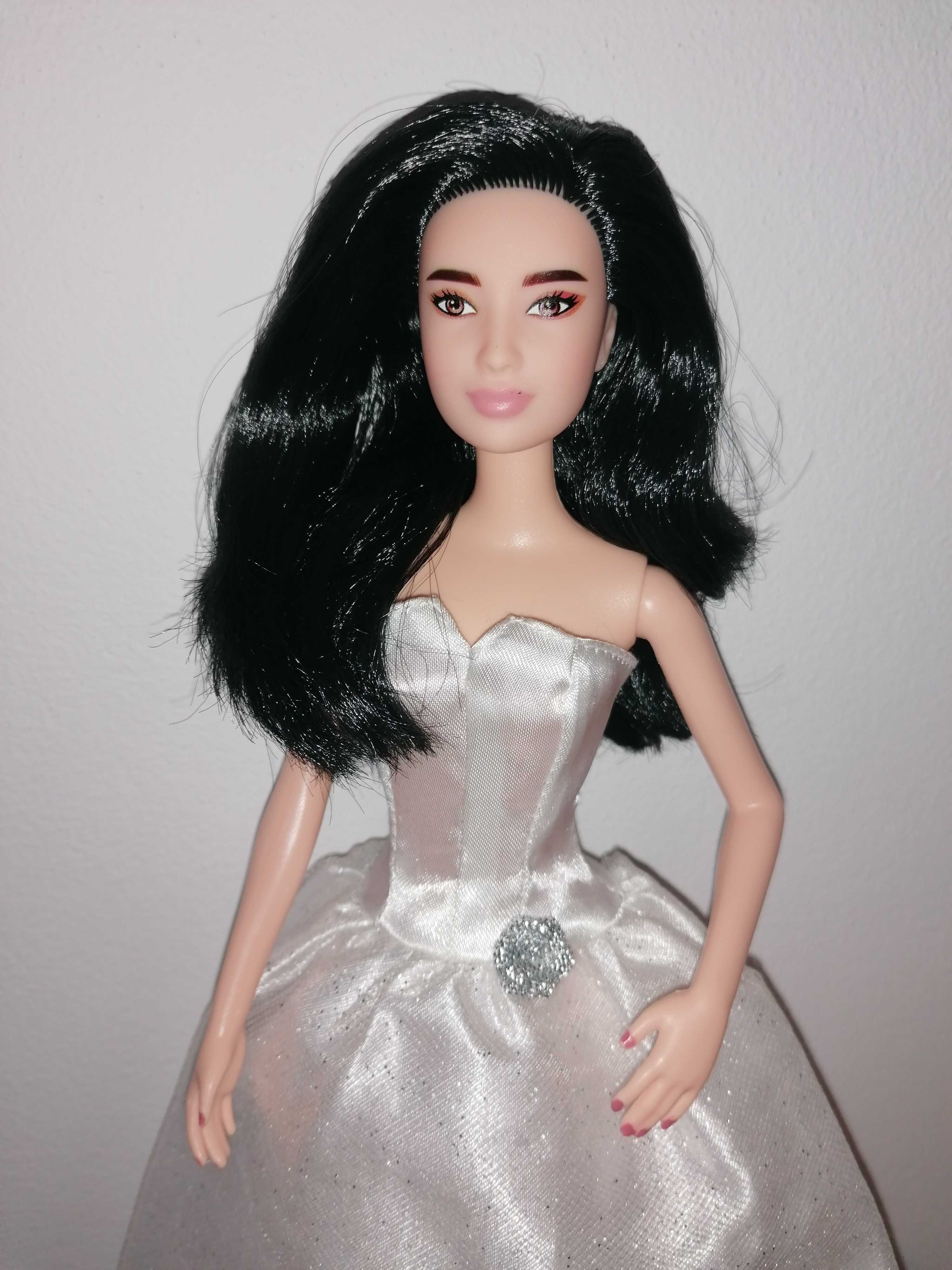 Lalka Barbie brunetka w sukni ślubnej