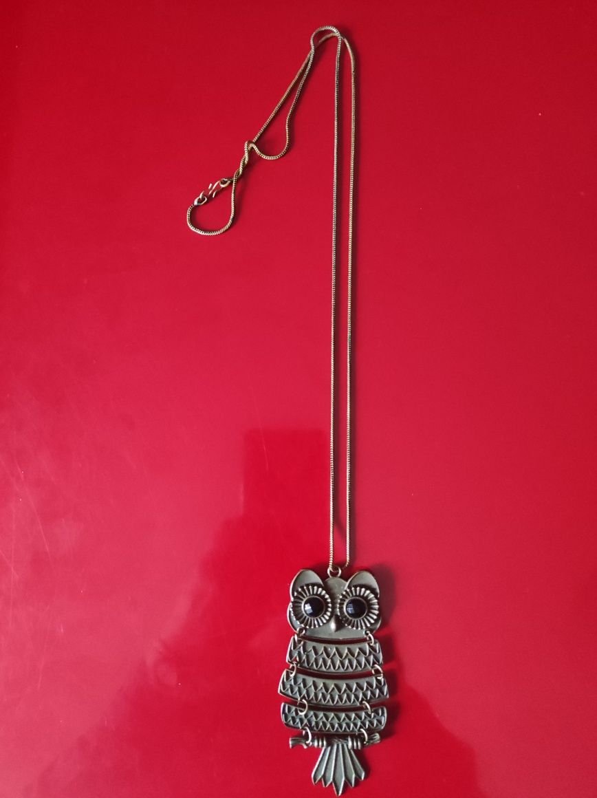 Colares com pingentes originais