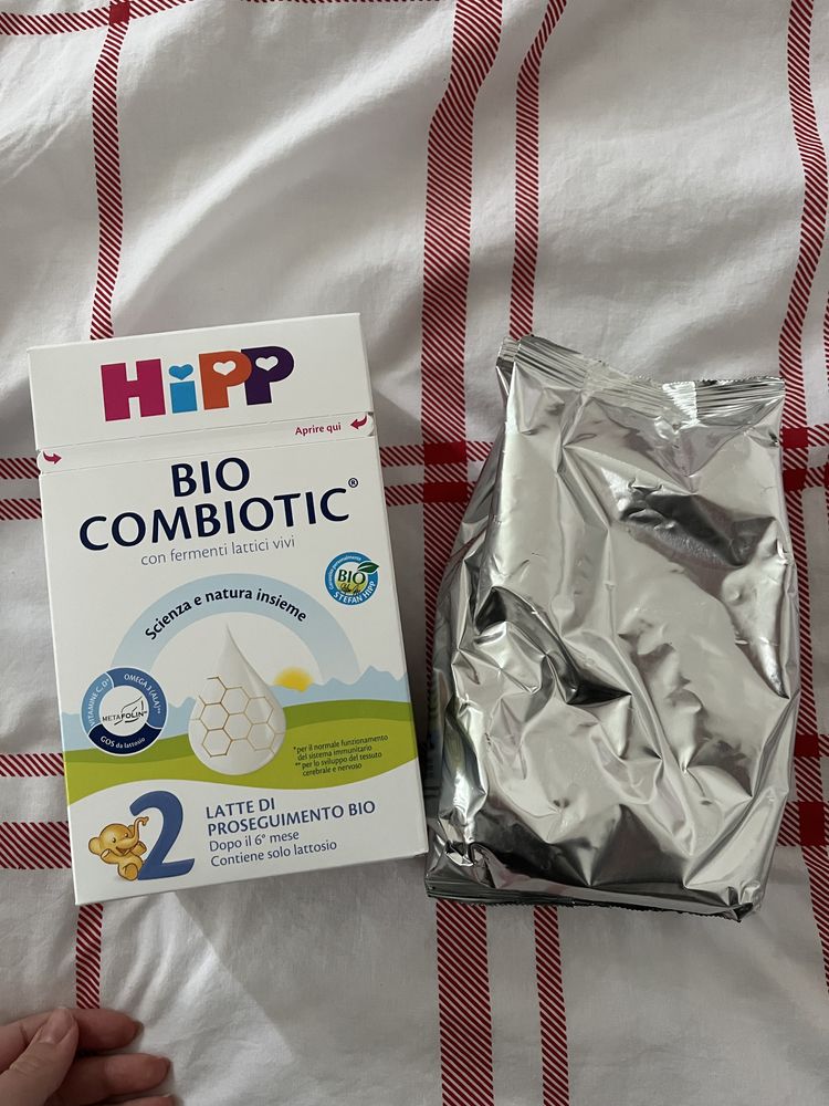 2 пачки суміші Hipp combiotic 2