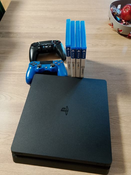 Konsola ps4 + gry