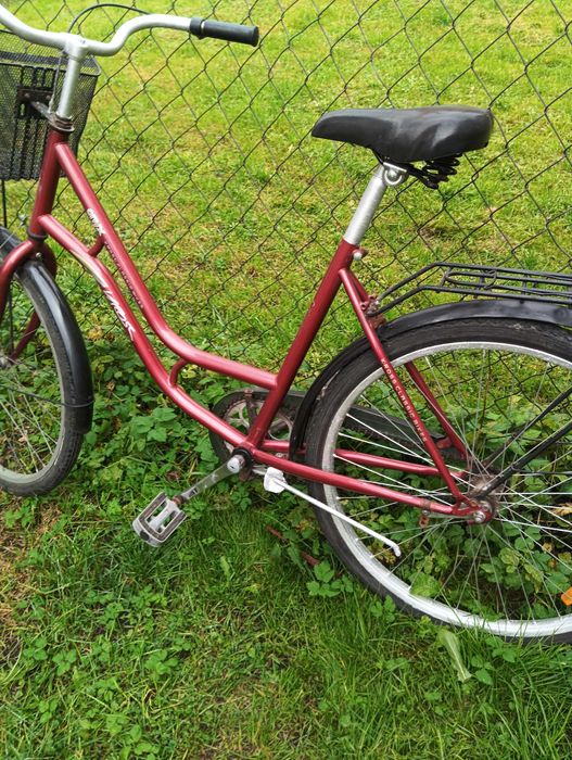 Sprzedam rower damkę z koszykiem