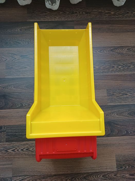 Дитяча машина велика