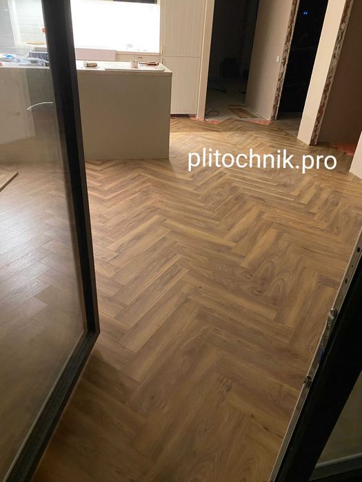 Укладка ламината, паркетной доски, кварцвинила, монтаж плитнуса МДФ