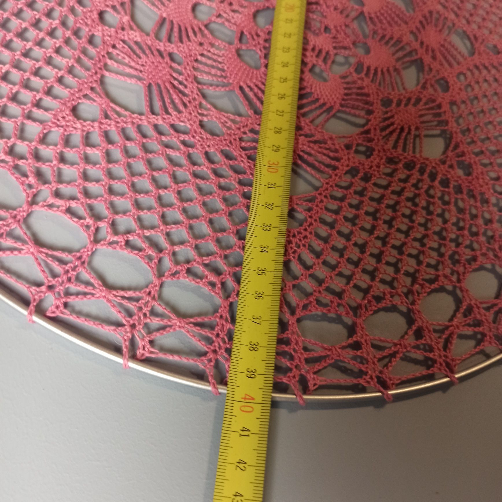 Mandala na szydełku 40 cm różowa