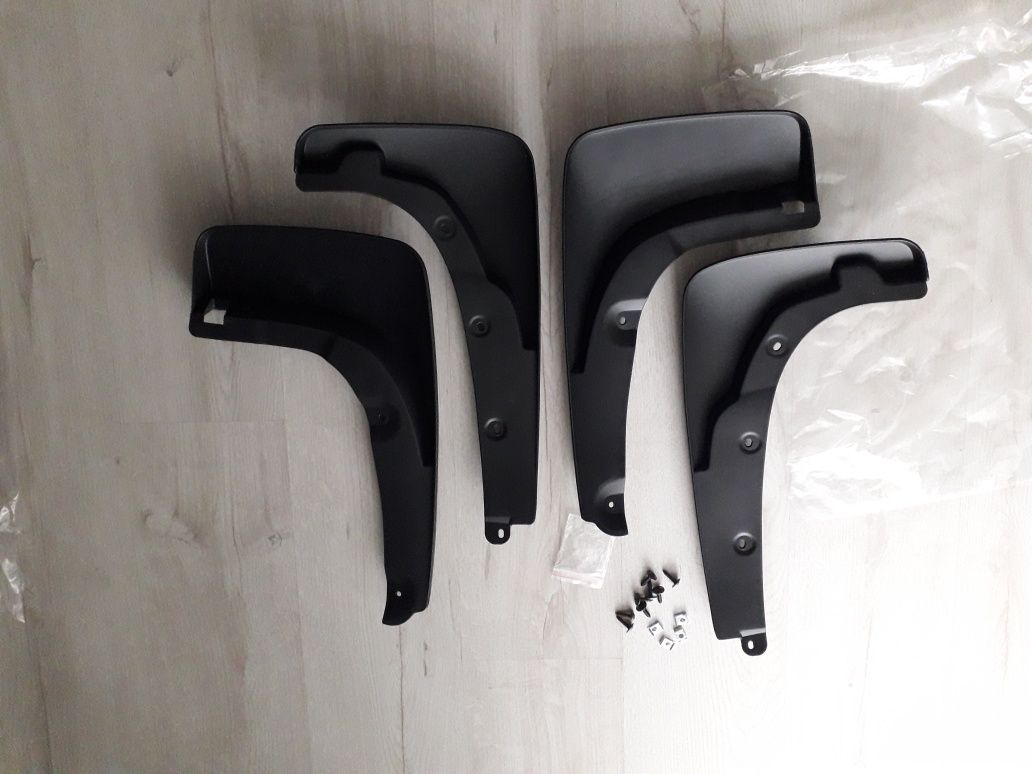 Chlapacze kpl Toyota Rav4 ll 00-05