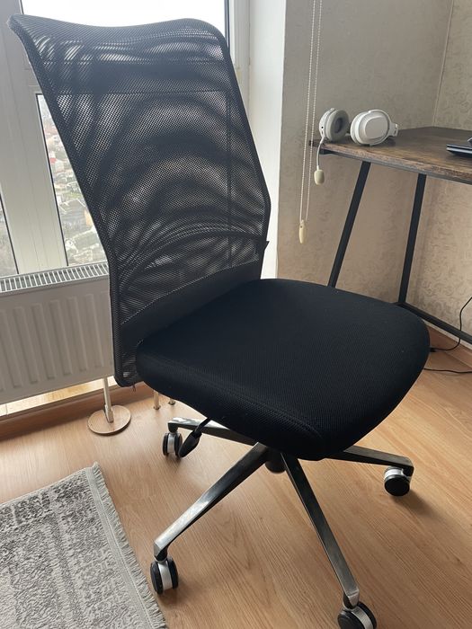 Офисное кресло (офисный стул)