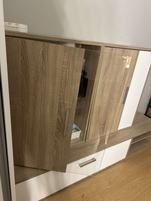 3 szafki brązowo-białe