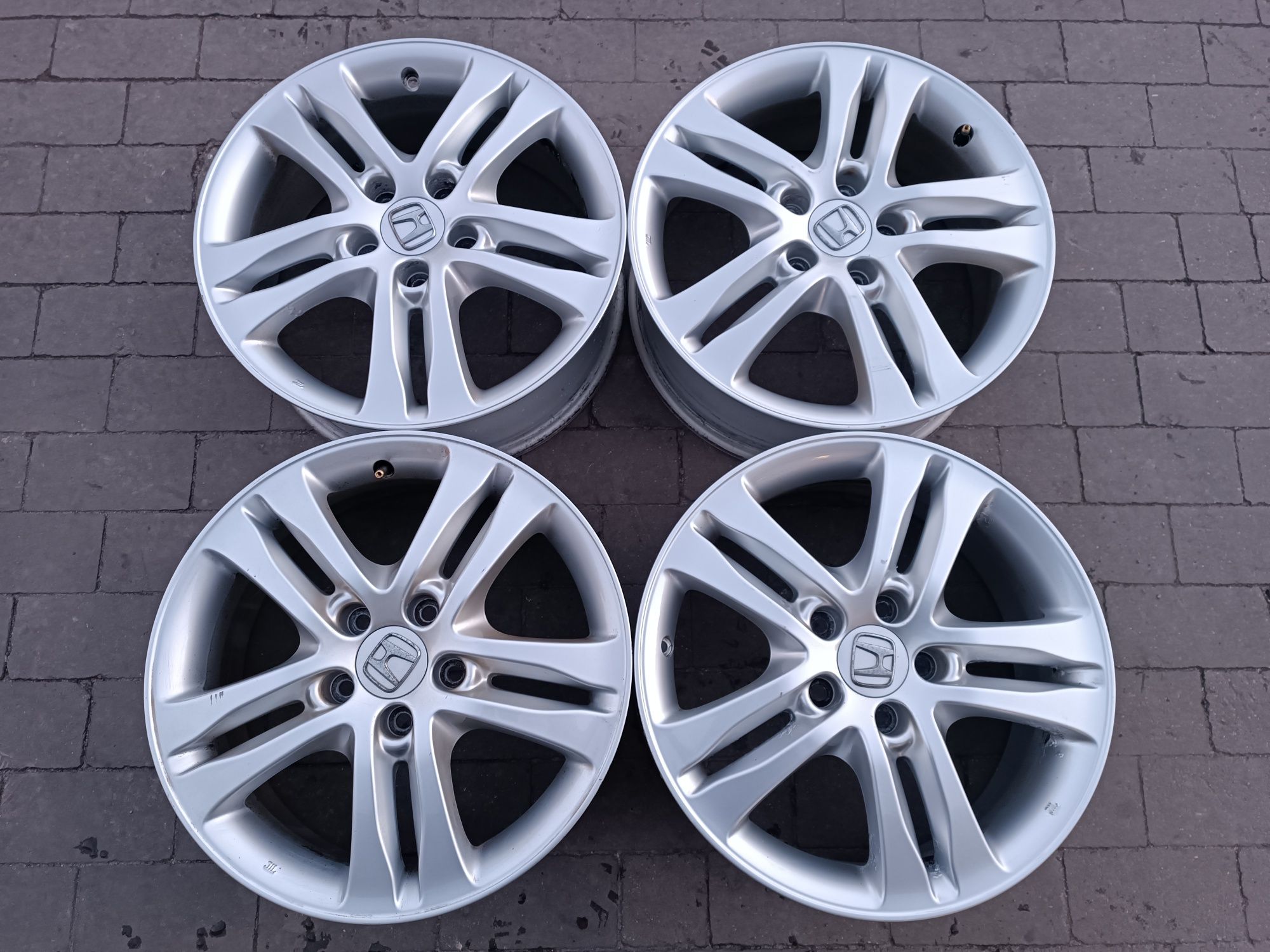 Felgi Alu Honda Accord Civic CR-V 5x114.3 ET50 6.5J17