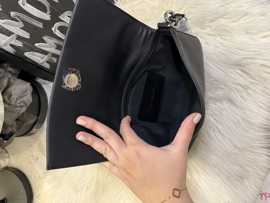 Сумка чорна шкіряна Calvin Klein з даома ремінцями