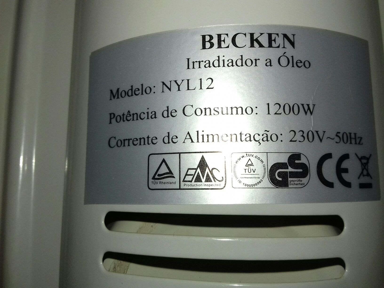 Aquecedor óleo marca Beken 1200 W