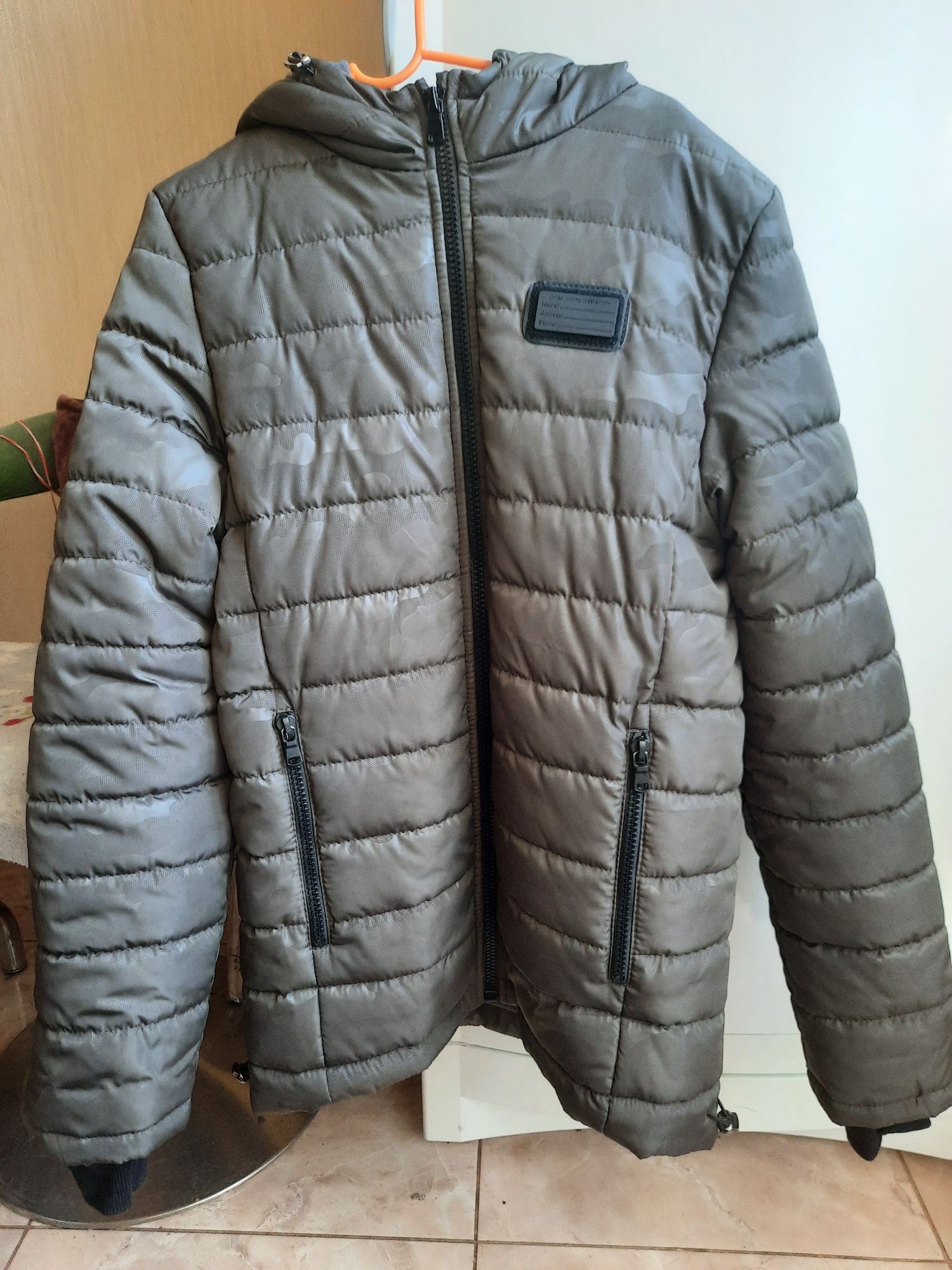 Зимняя куртка 46 размер