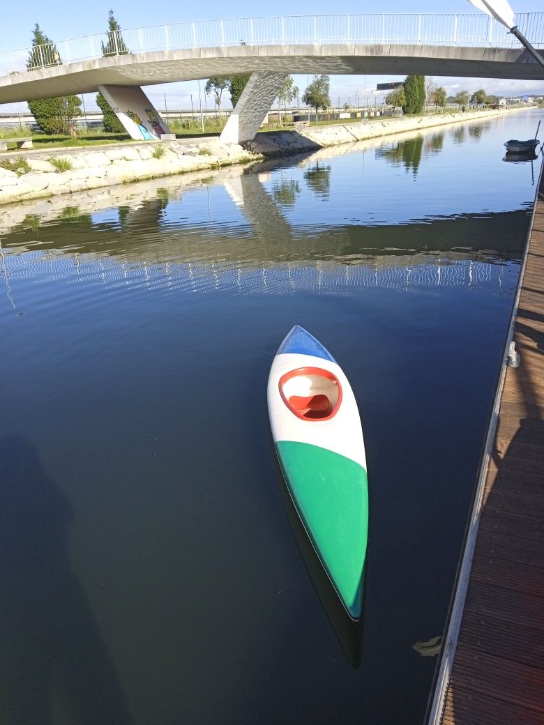 Kayak clássico em fibra usado