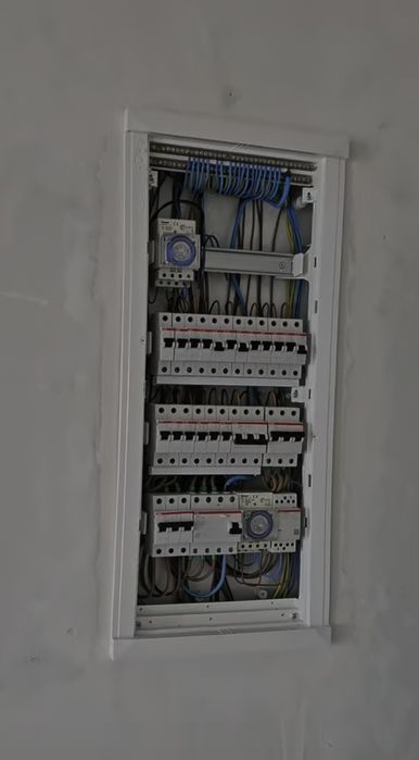 Електрик Електромонтажник