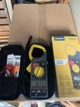 Multimetro Clamp meter