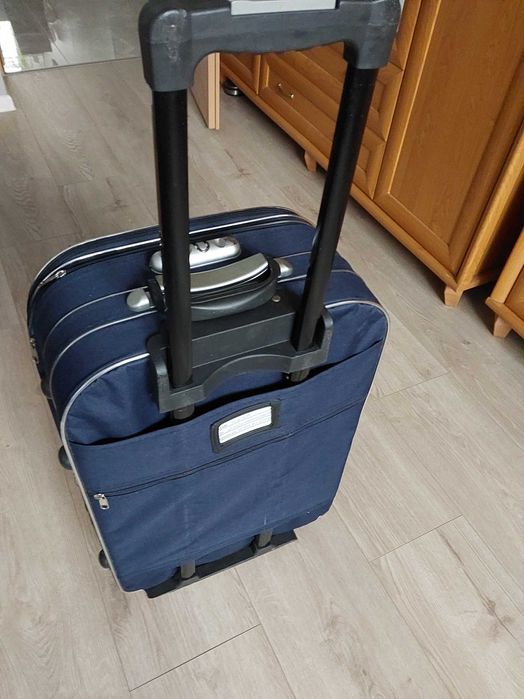 Walizka podróżna na kółkach