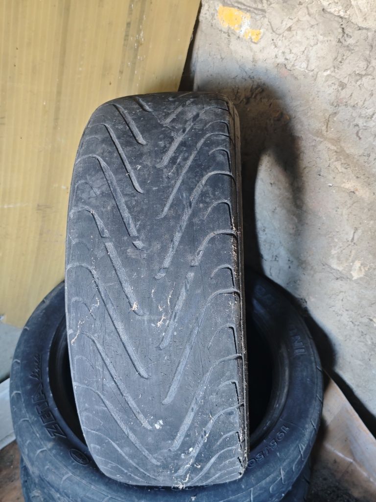 Продам резину 195 50 r15