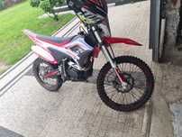Sprzedam crossa apollo lizard 250ccm