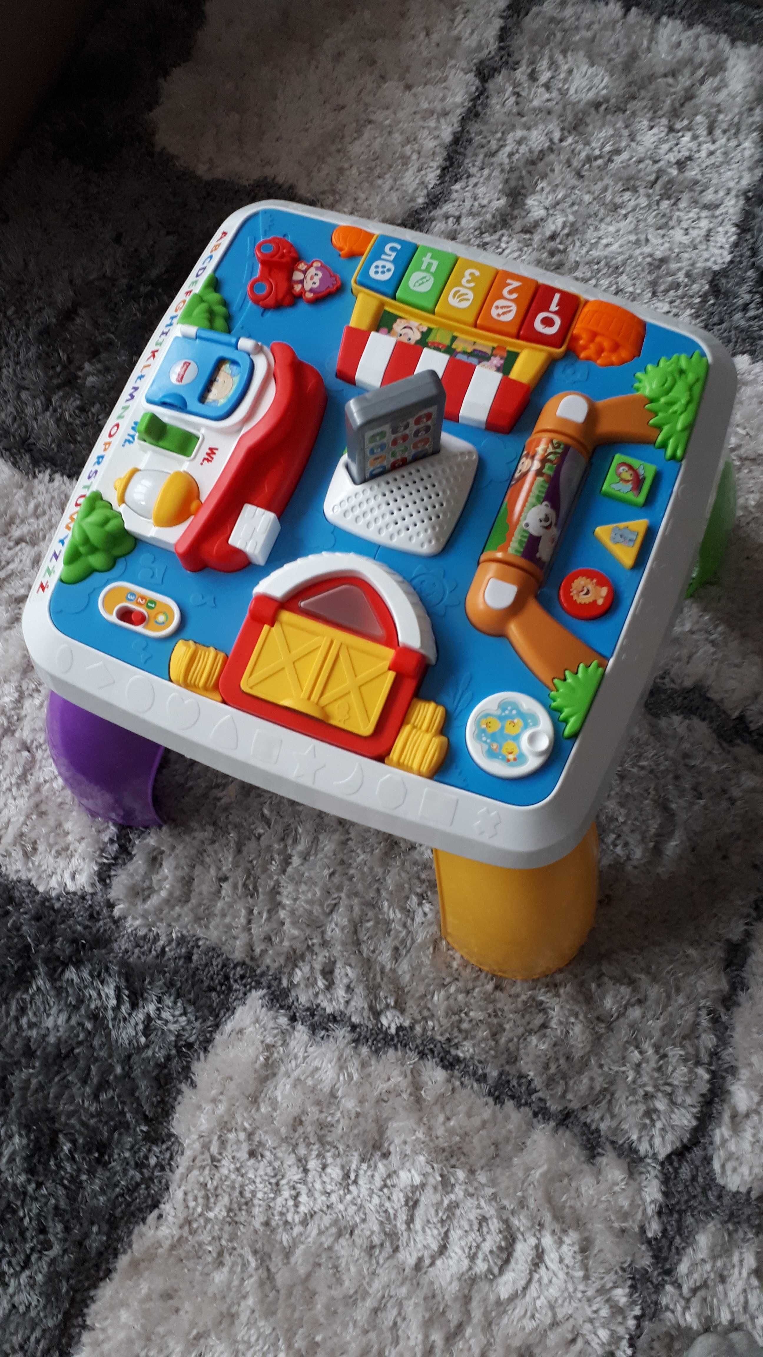 Fisher-Price edukacyjny stolik malucha