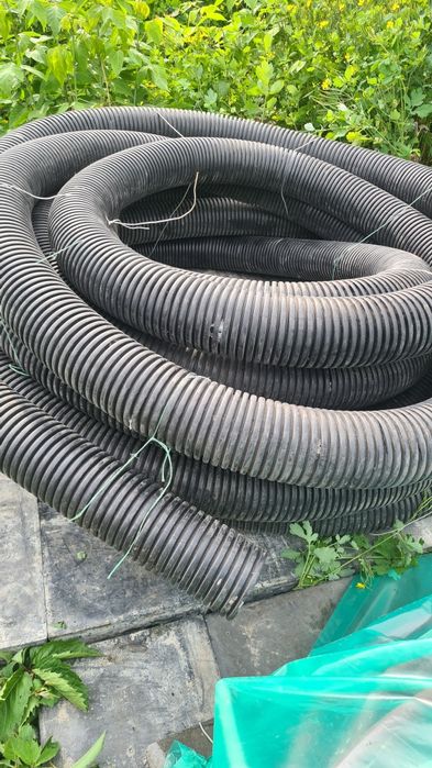 Труба гофрірована  д.110/90 з протяжкоюяжкоюю.