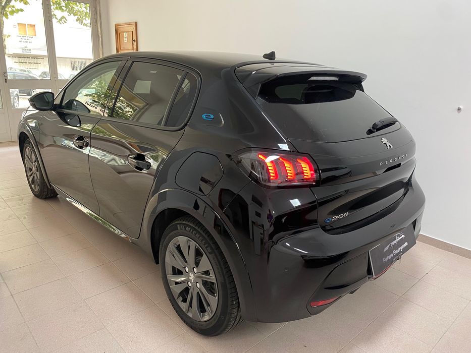 Peugeot e-208 Apenas 3.250 klm Allure (IVA DEDUTIVEL)